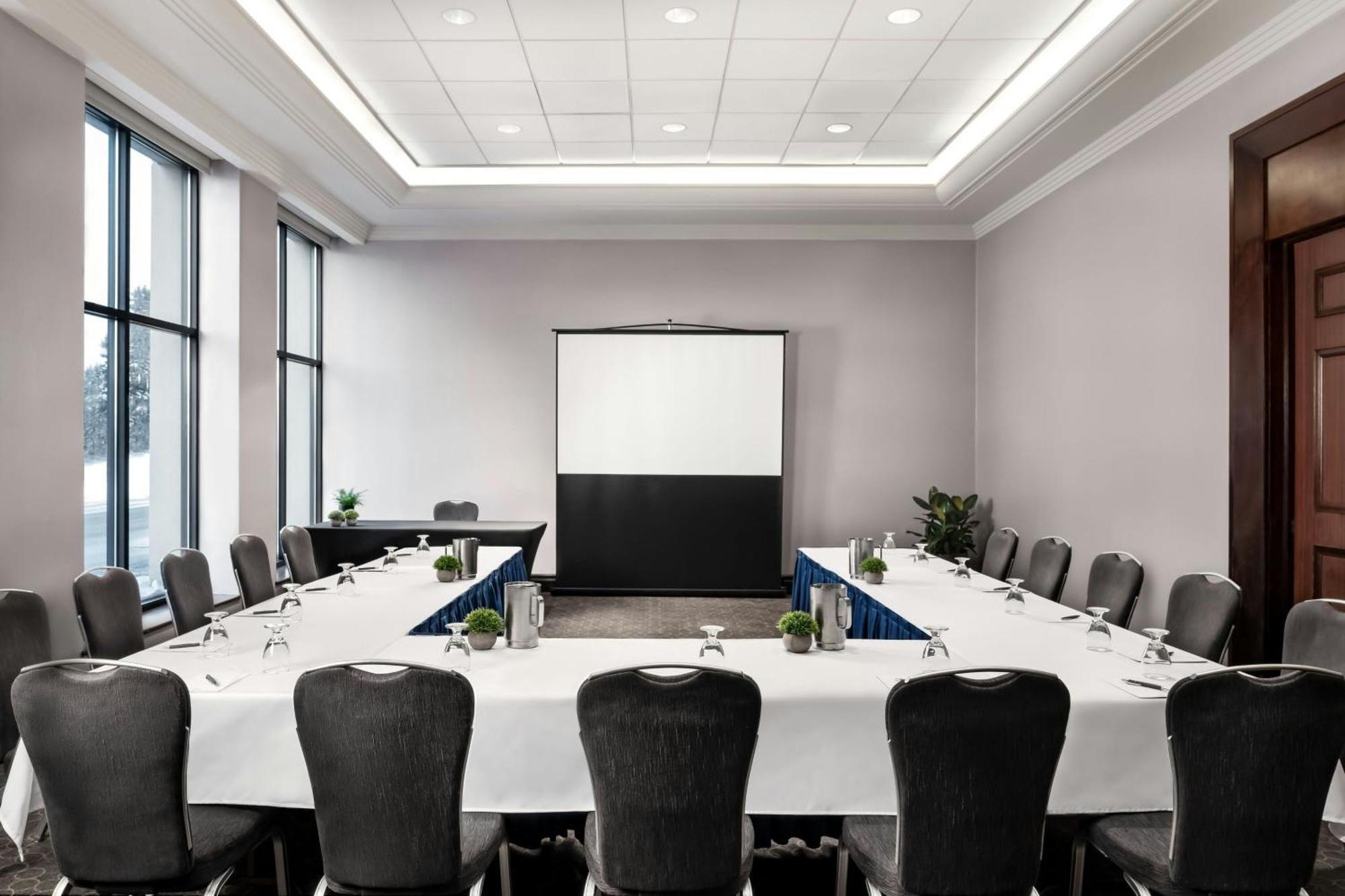 Sheraton Airport & Conference Centre 4* Toronto
