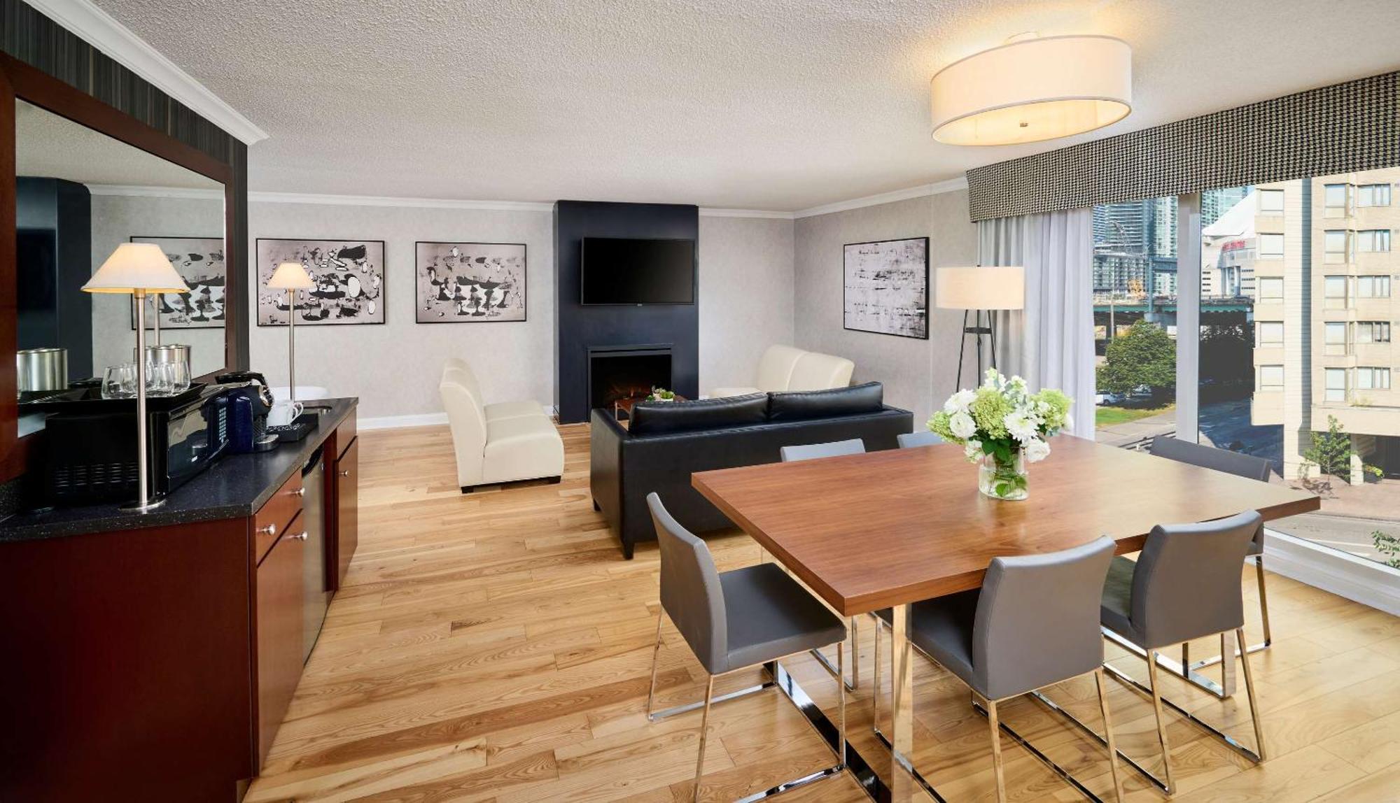 Radisson Blu Downtown Hotel 4*