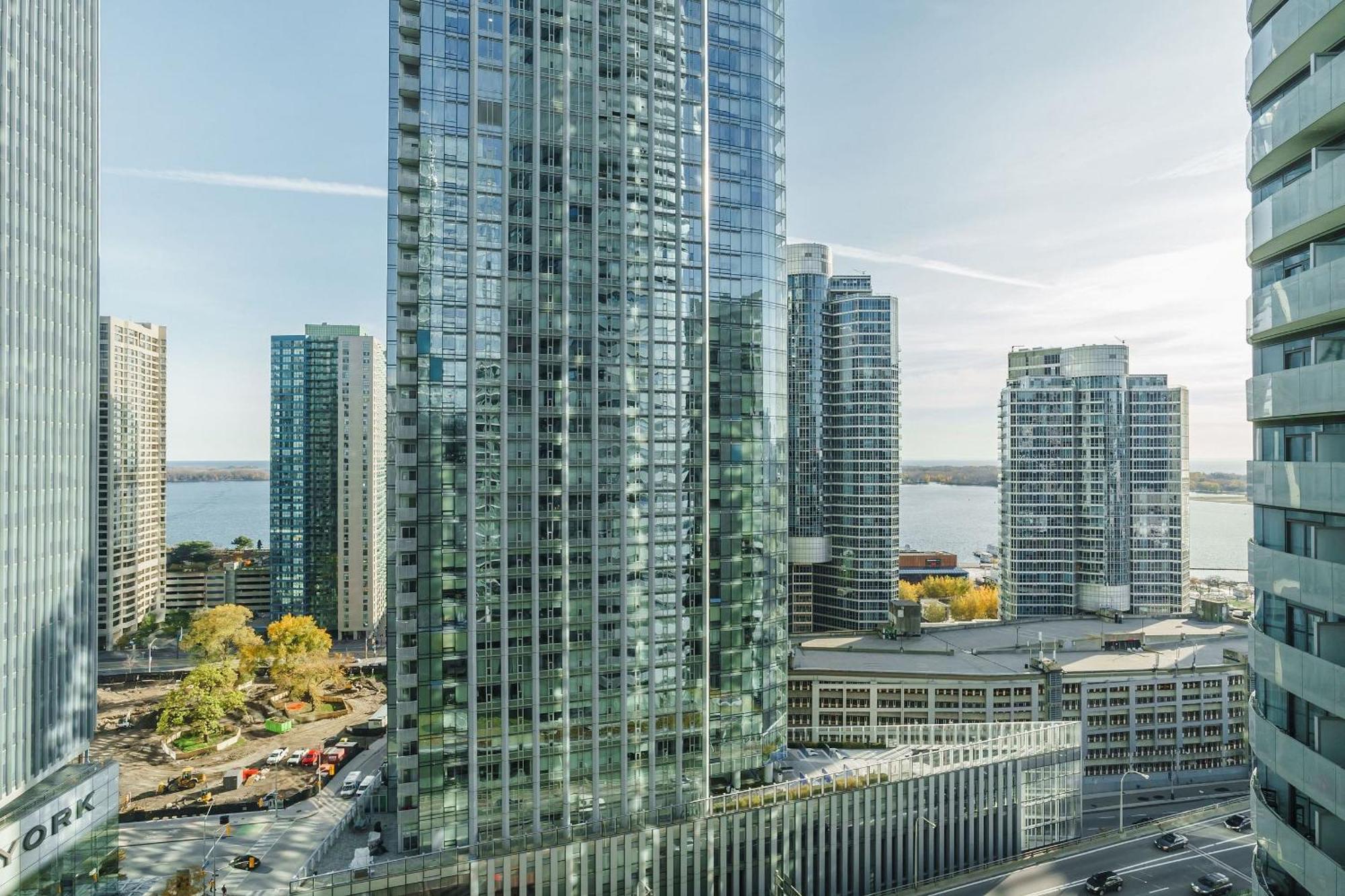 Lanterra Downtown Apartment *