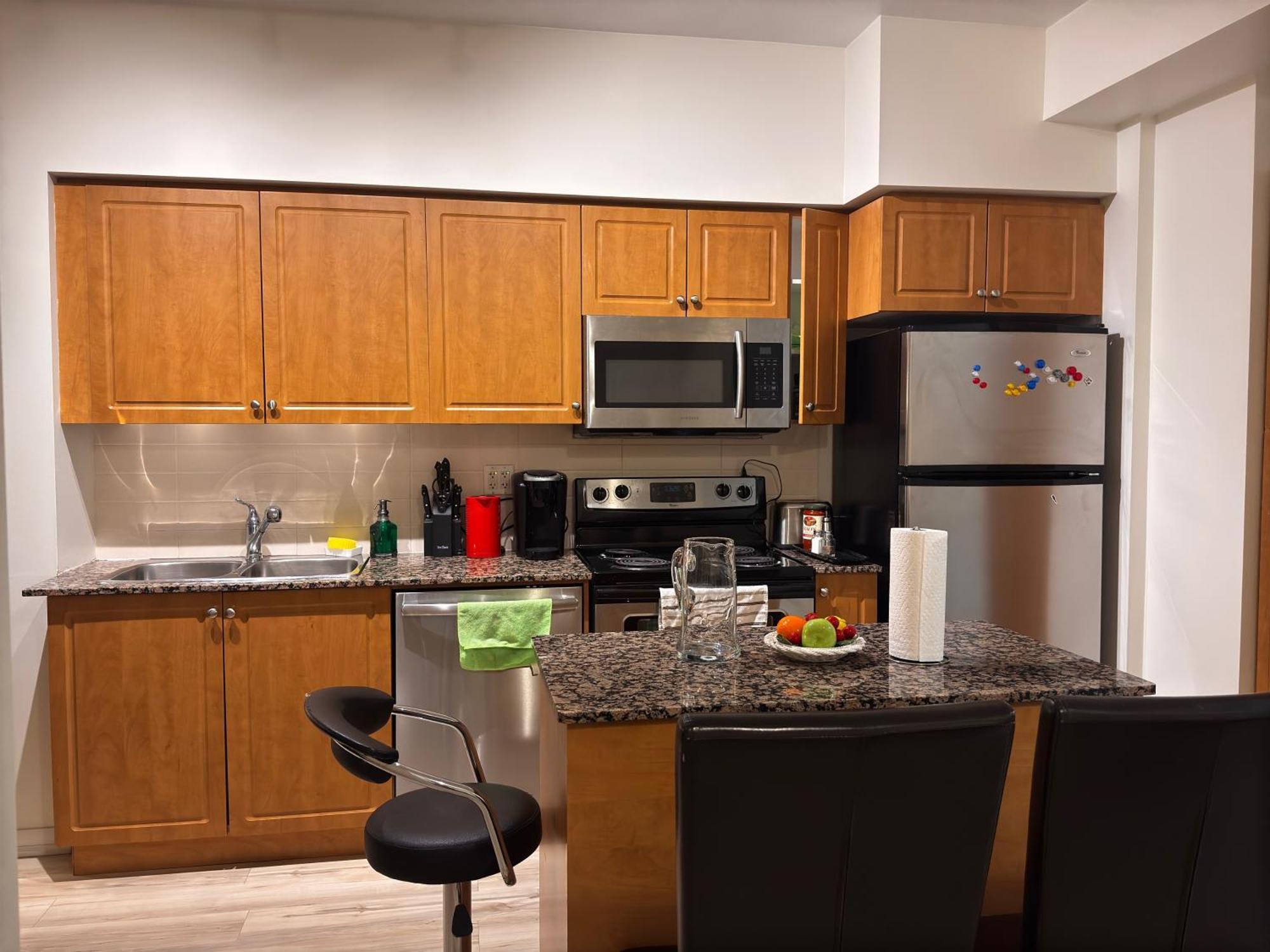 A Lovely One Bed With Sunset Views * Toronto
