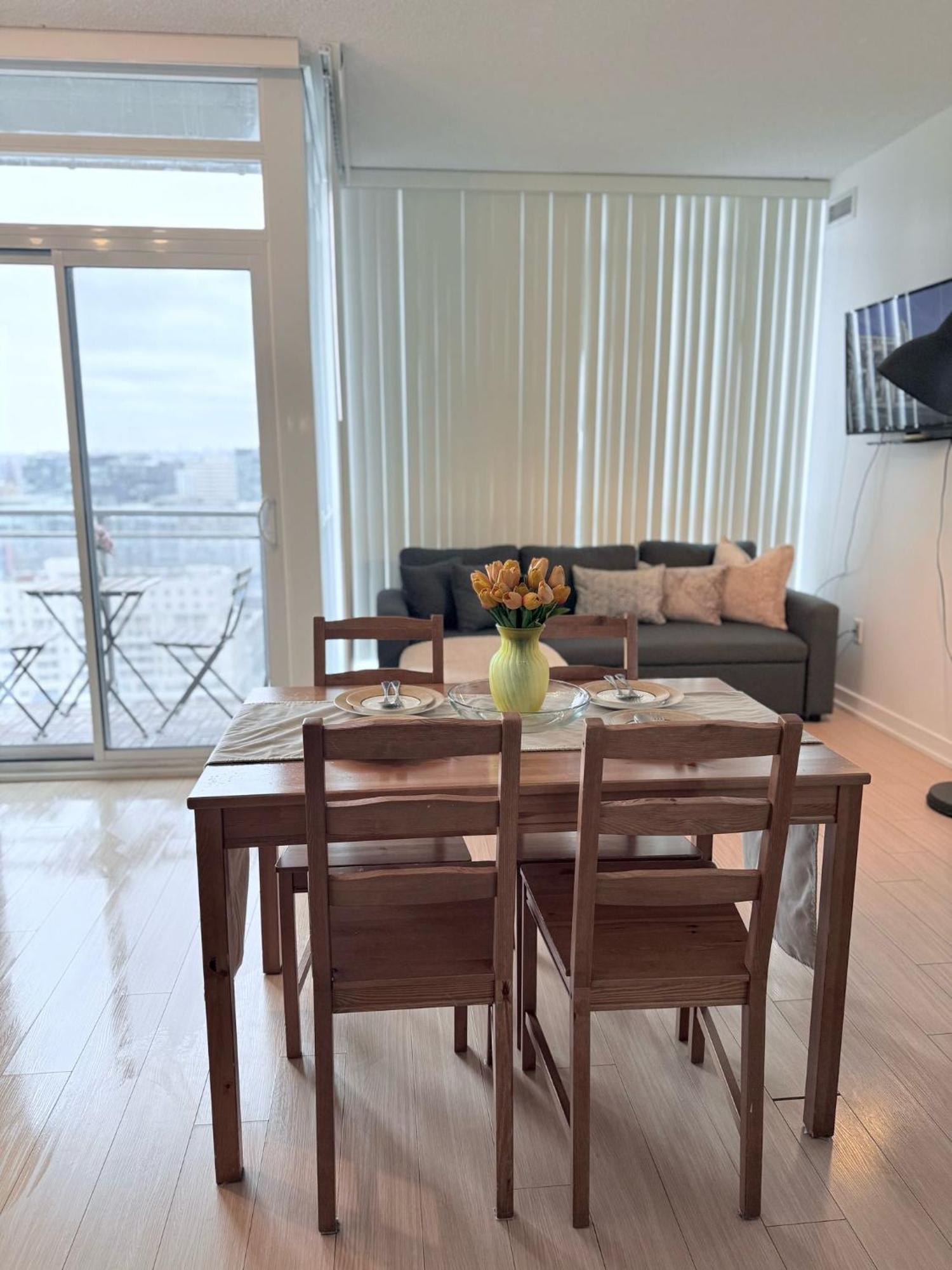 Apartment Downtown 1br With Views Sleeps 4 *