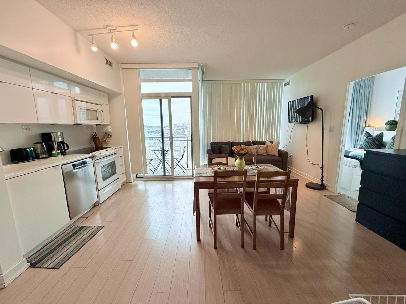 Downtown 1br With Views Sleeps 4 Toronto