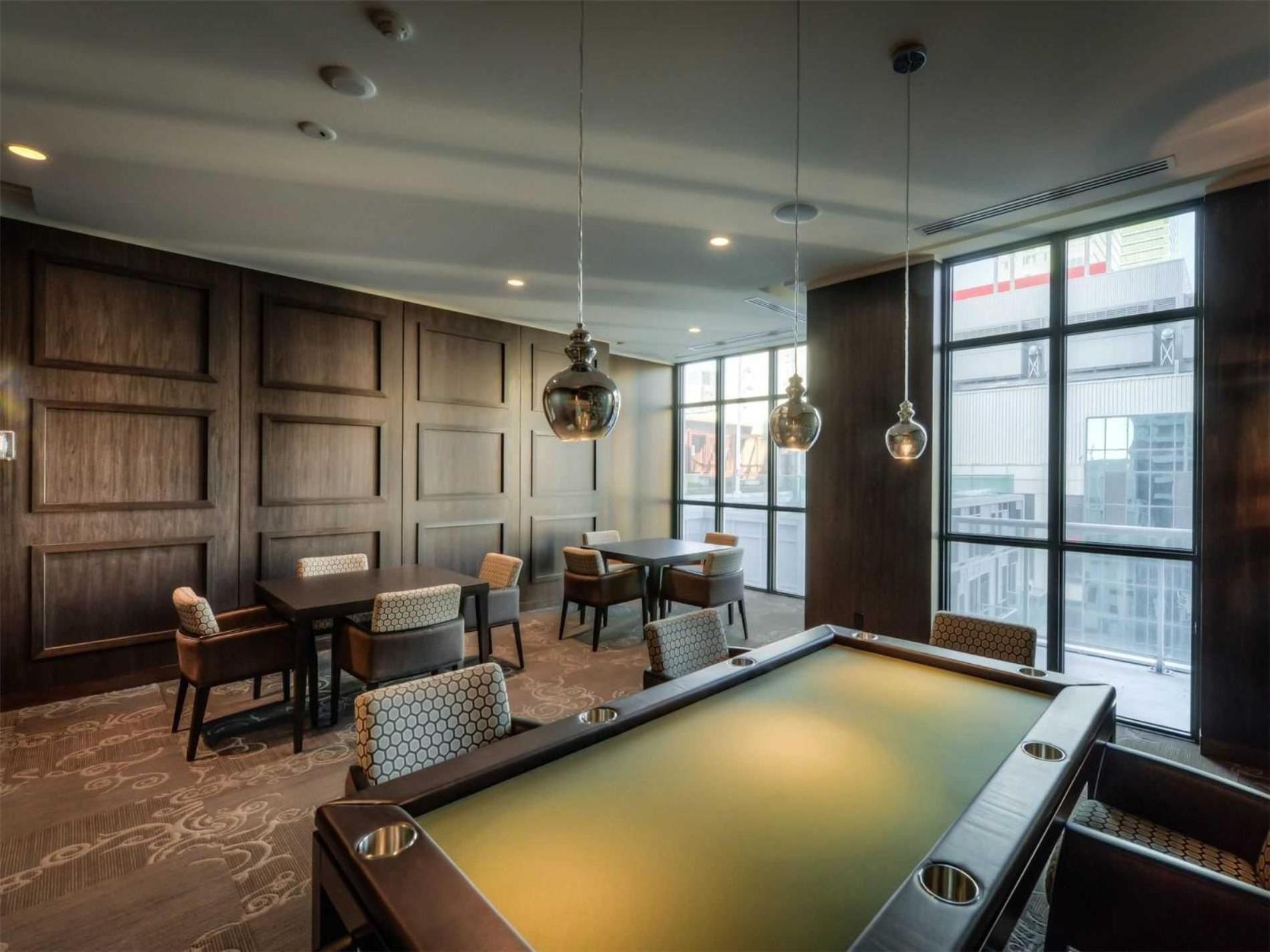 Sapphire Apartment *