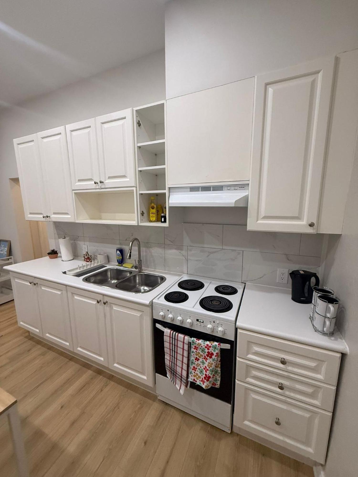 Privatunterkunft Maple Leaf Stay-walk To Uoft,dt,street Cars,bars,rom-free Wifi Toronto