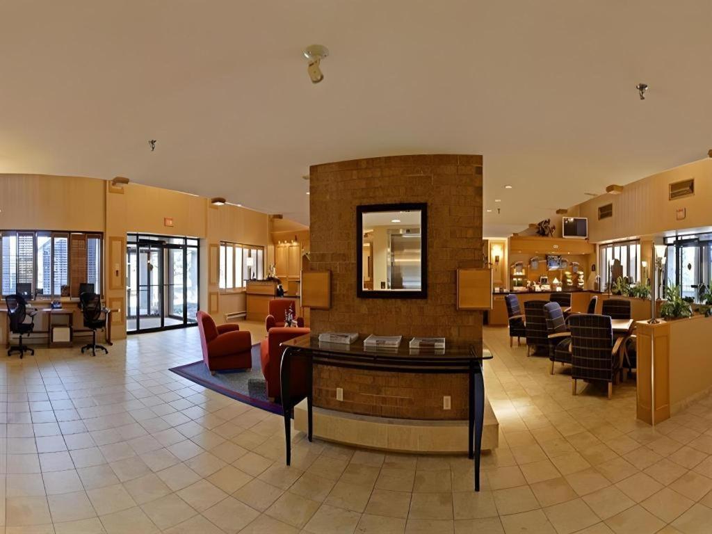 Express East - Scarborough By Ihg Hotel
