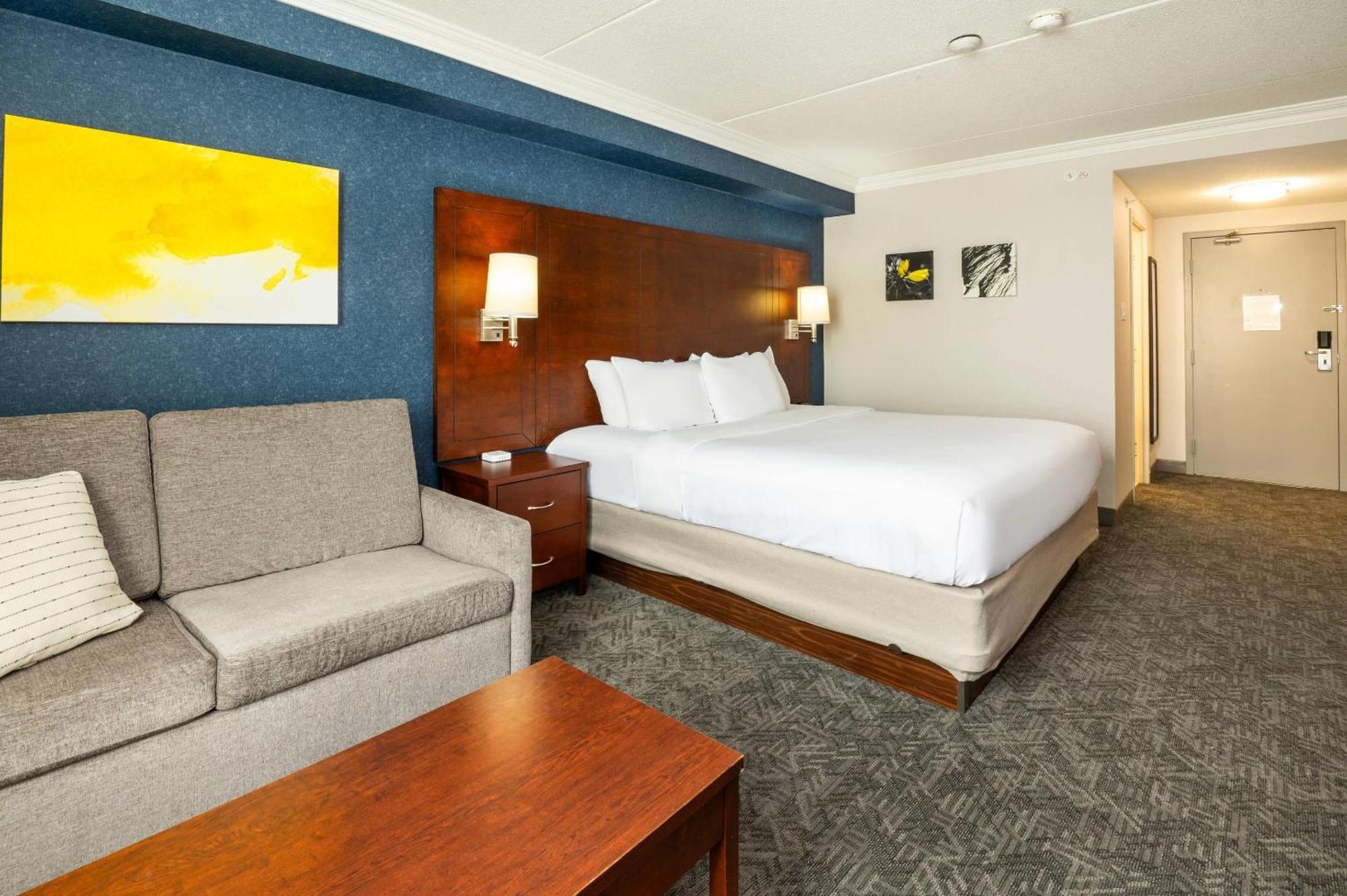Comfort & Conference Centre Airport Inn 3*