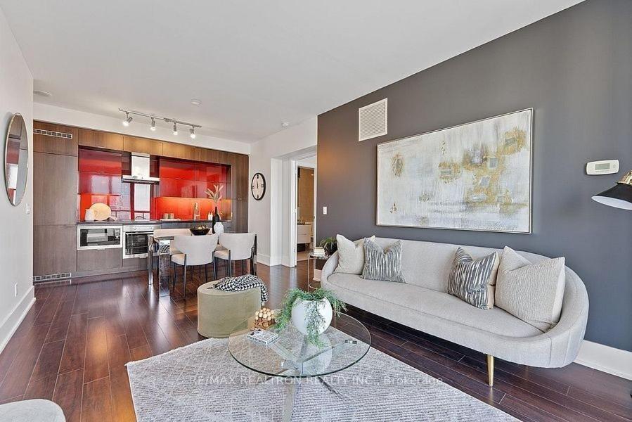 Sapphire Apartment *
