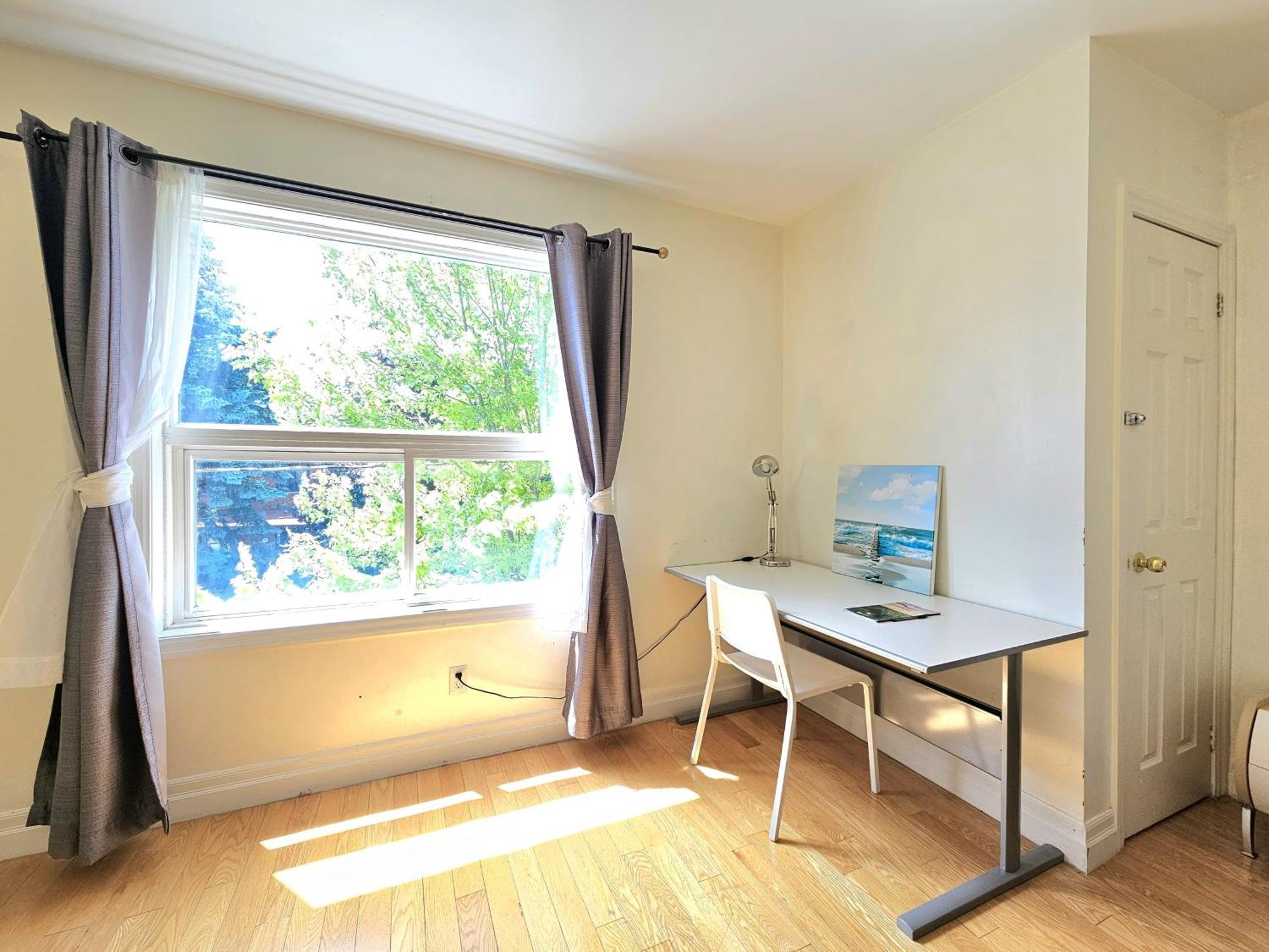 Apartment Downtown - Trinity Bellwood Park Toronto