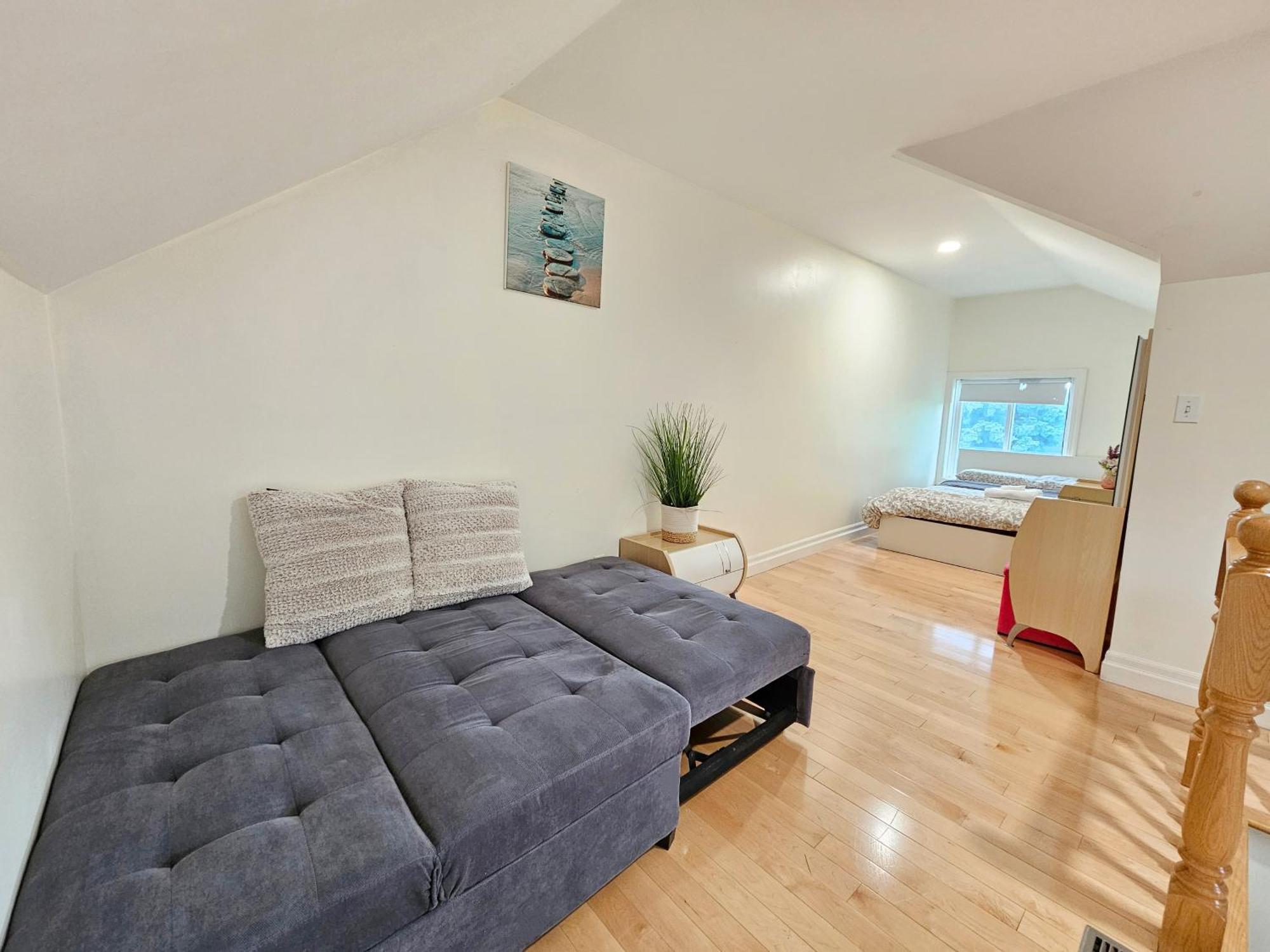 Downtown - Trinity Bellwood Park Apartment Toronto