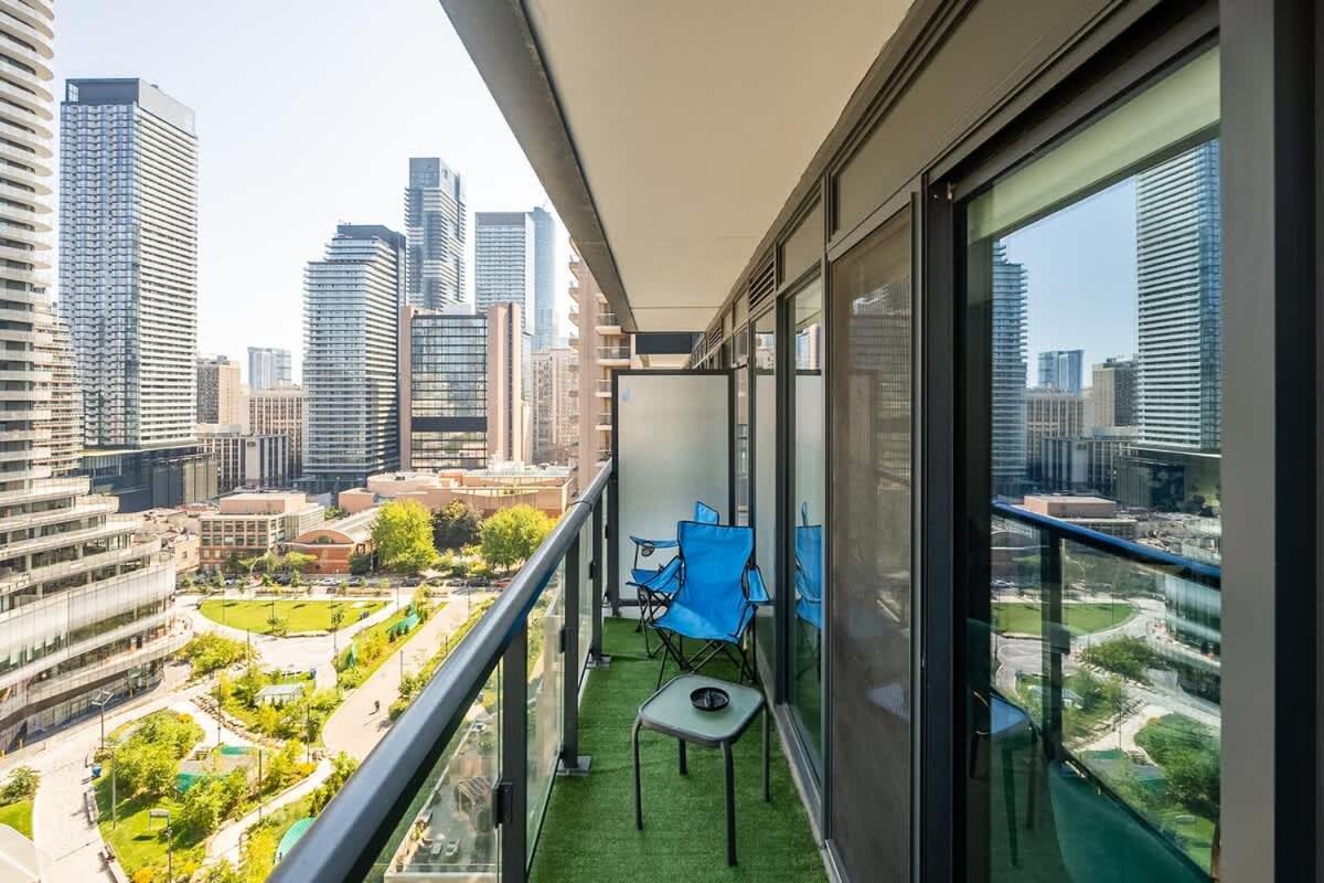 Luxury In Downtown Toronto
