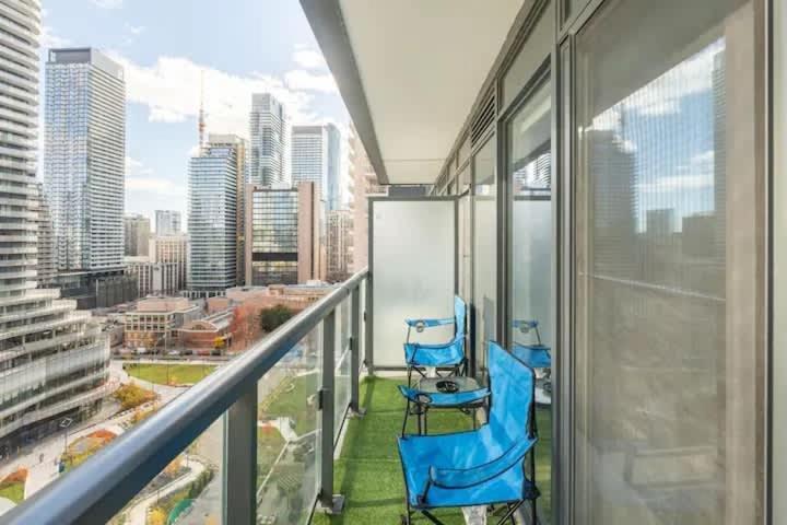 Luxury In Downtown Holiday home Toronto
