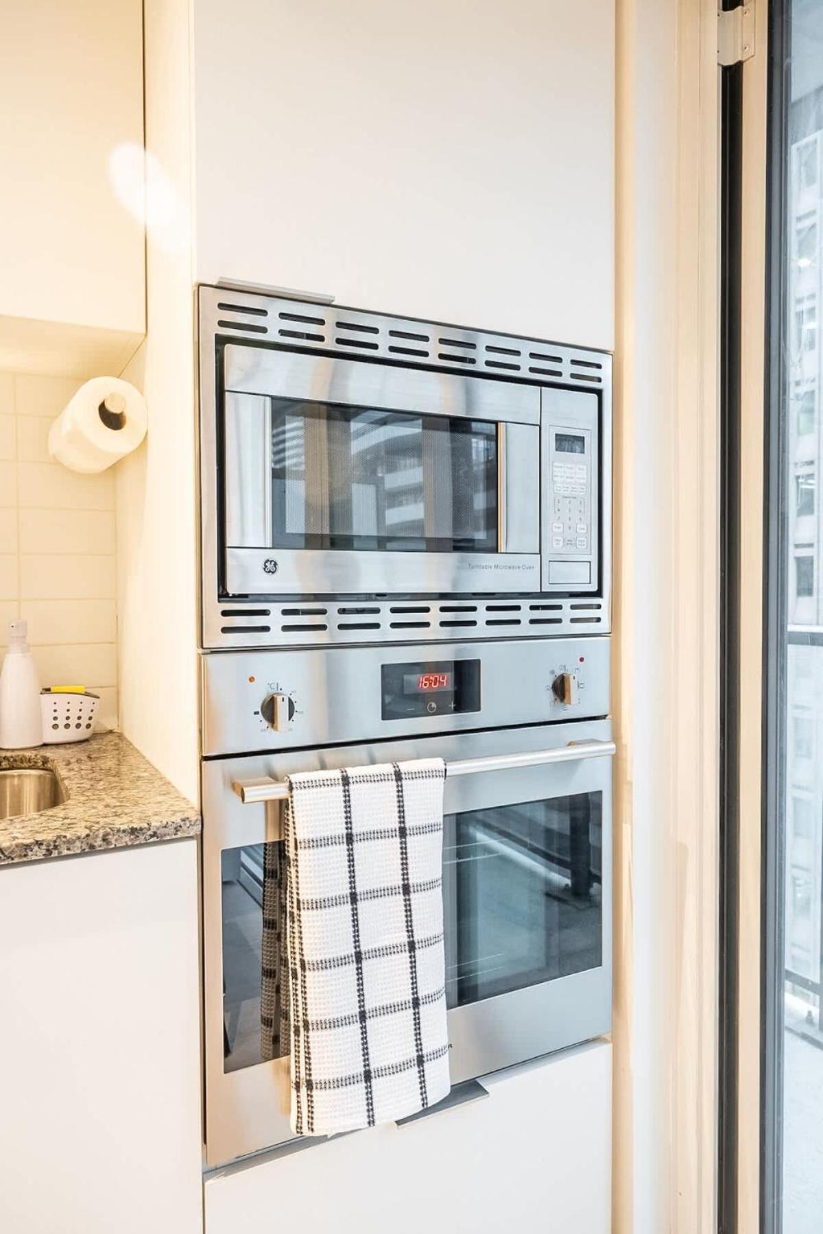 Cozy 1b Luxury Heart Of Holiday home Toronto