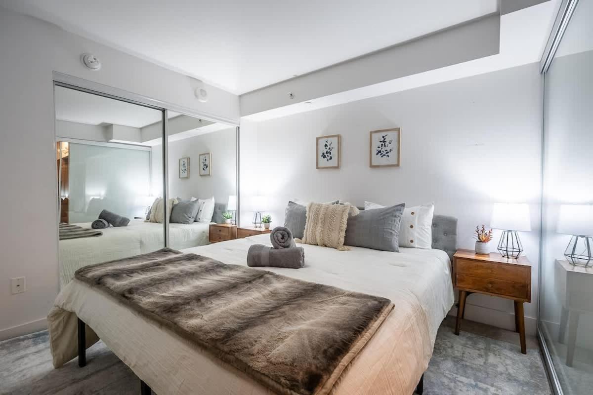 Holiday home California King Bed In Heart Of Downtown Toronto