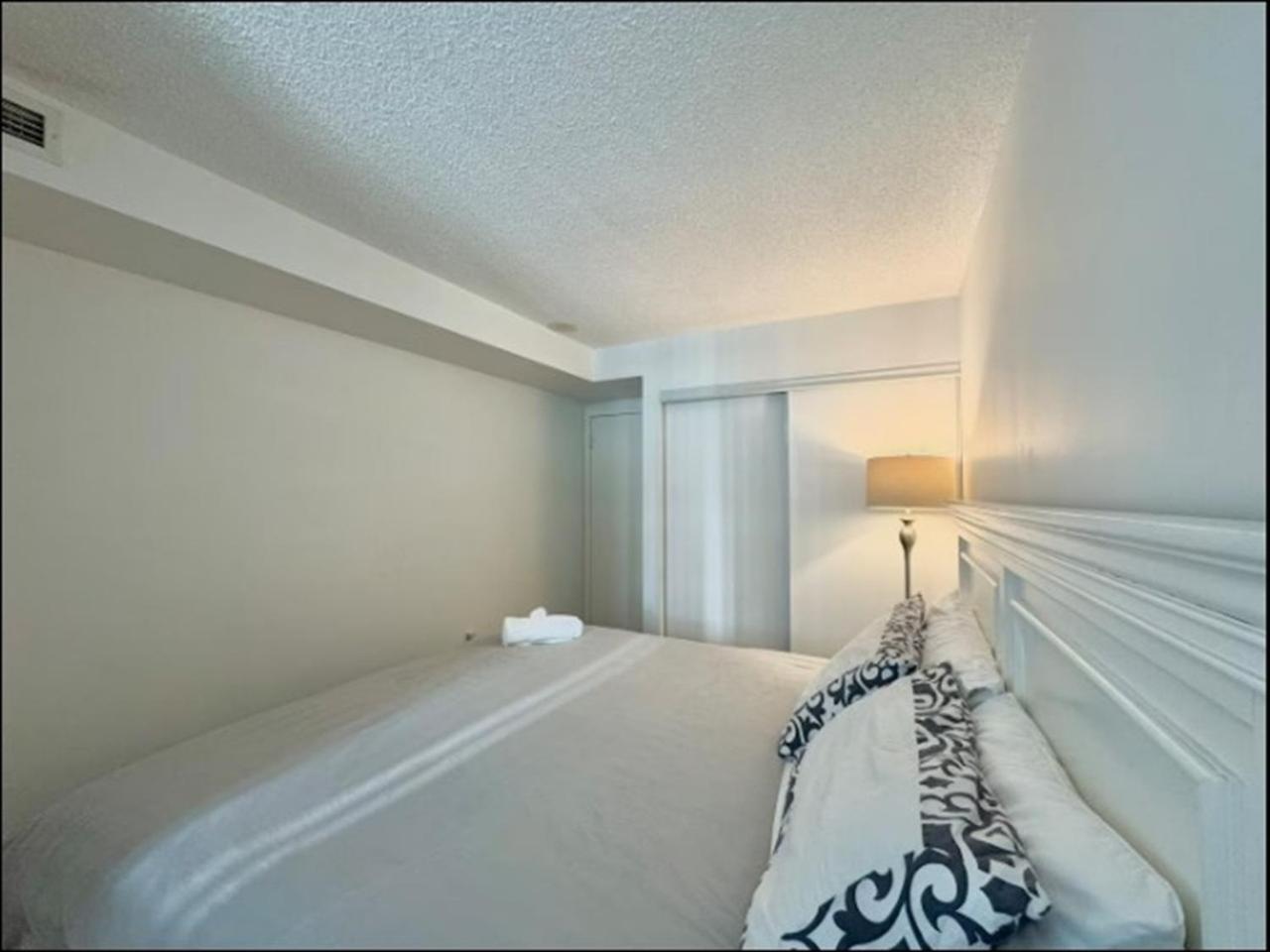 Perfect Location - Comfy Toronto