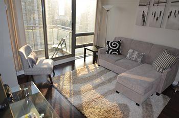 Escape - Mariner Terrace Hotel Toronto