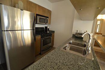 Escape - Mariner Terrace 3* Toronto