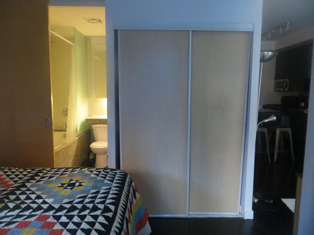 Super Awesome King West Furnished