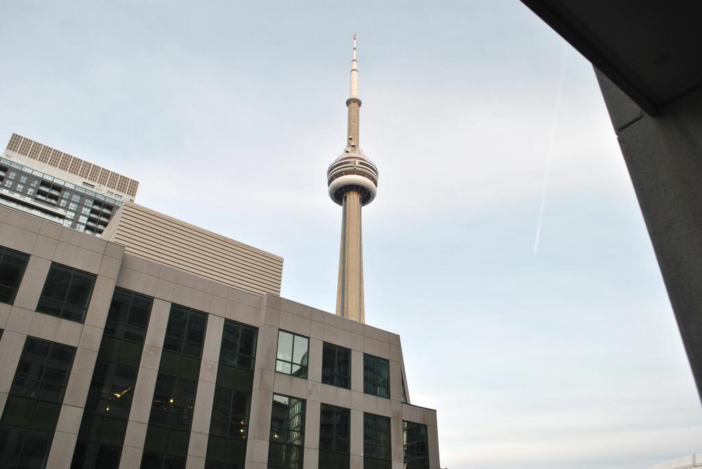 Apartment Livingsuites - 20 Blue Jays Way *