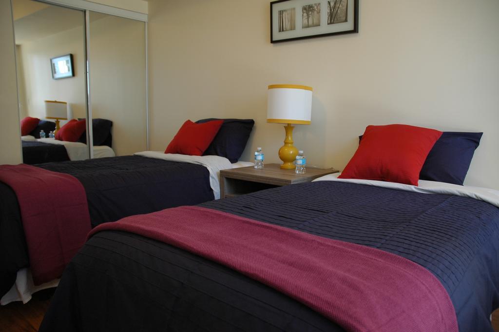 Livingsuites - 20 Blue Jays Way Apartment Toronto