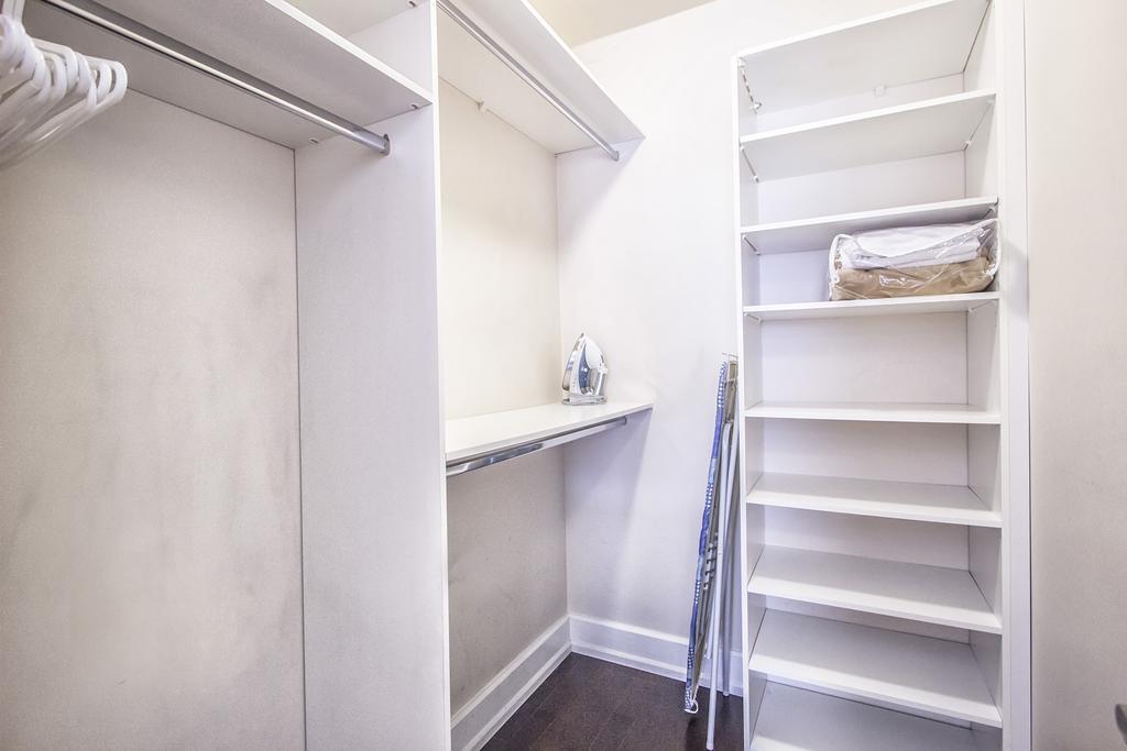Mary-am Suites - Terraces Of St. Gabriel - Furnished Toronto