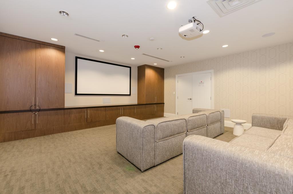 Grand Royal Condos - Apartment *