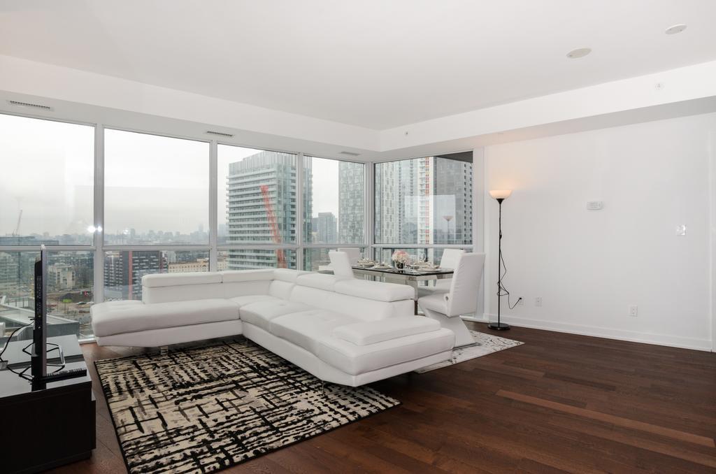 Apartment Grand Royal Condos - *