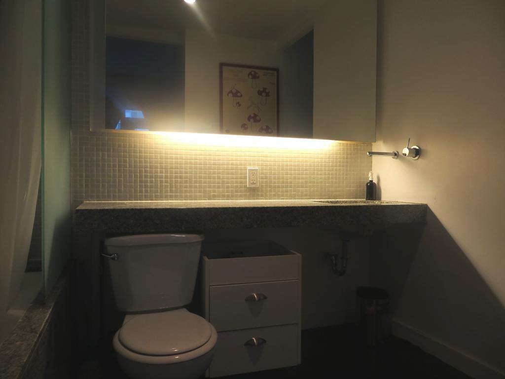 Super Awesome King West Furnished