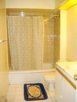 Guest house 525 Toronto