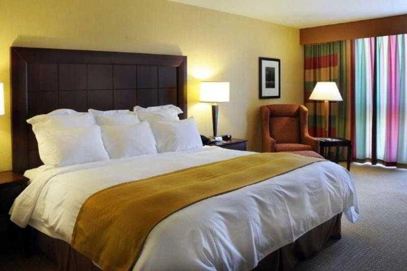 Sheraton Airport & Conference Centre 4*