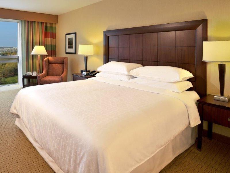 Hotel Sheraton Airport & Conference Centre 4*