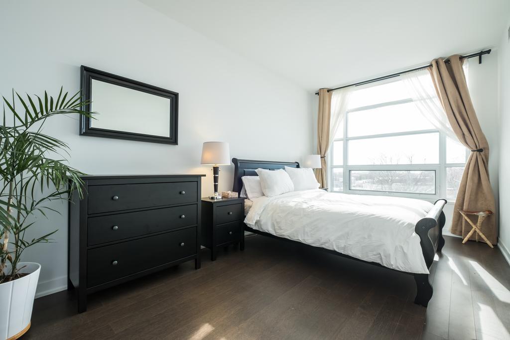 Luxury Leslieville - 2 Bedroom 2 Bath Apartment Toronto
