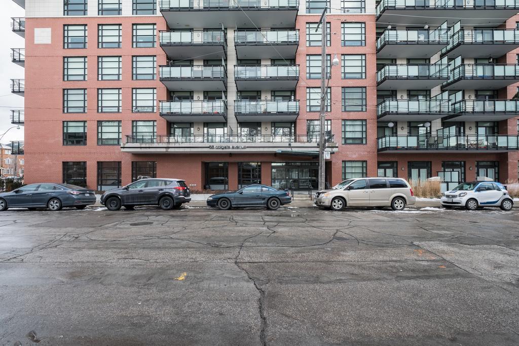Luxury Leslieville - 2 Bedroom 2 Bath Toronto