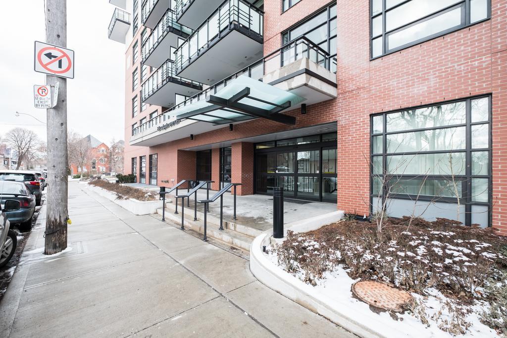 Luxury Leslieville - 2 Bedroom 2 Bath Apartment