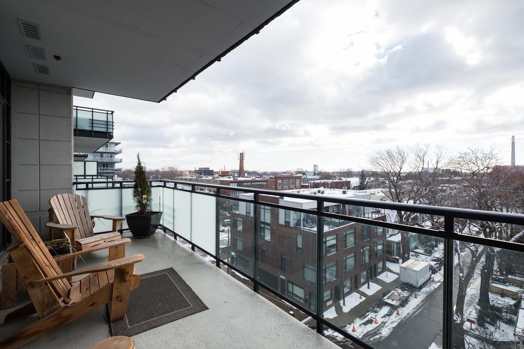 Luxury Leslieville - 2 Bedroom 2 Bath