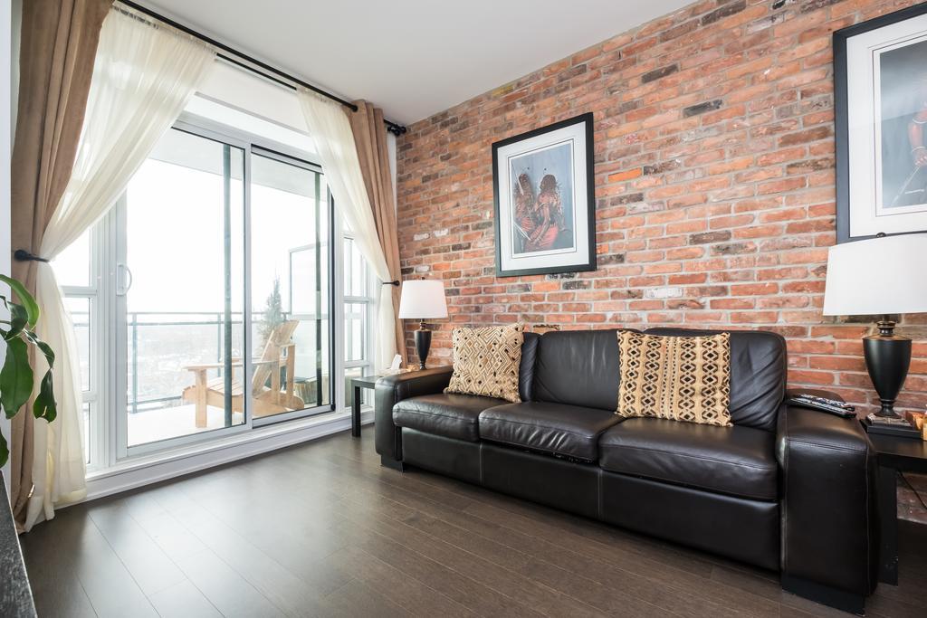 Luxury Leslieville - 2 Bedroom 2 Bath Apartment Toronto