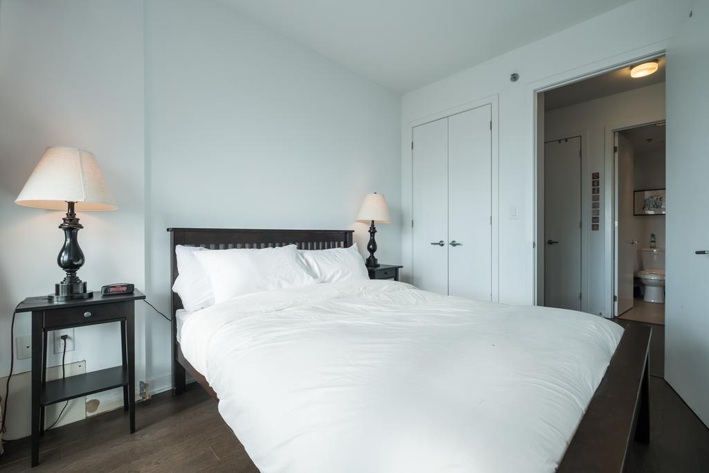Apartment Luxury Leslieville - 2 Bedroom 2 Bath