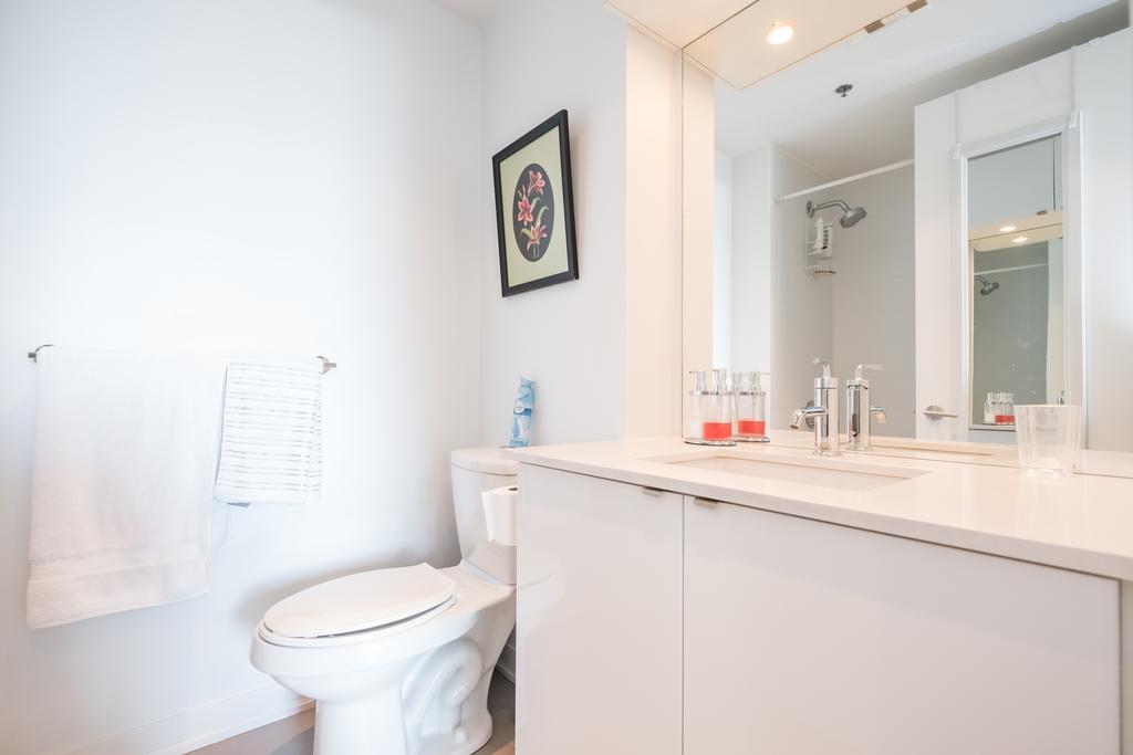 Apartment Luxury Leslieville - 2 Bedroom 2 Bath *