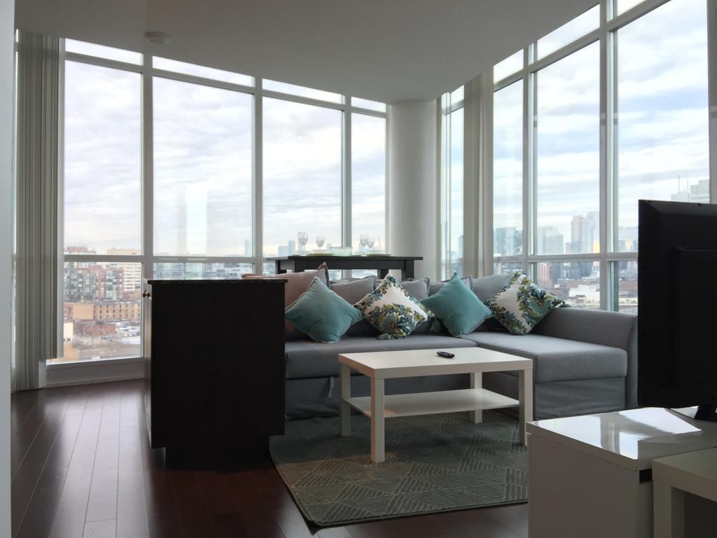 Rs - York Blvd Apartment