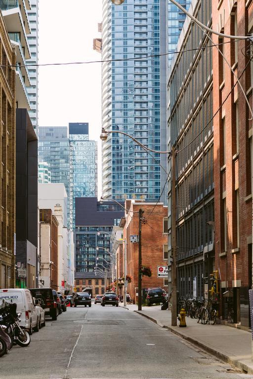 Quickstay - Chic In Yorkville Apartment
