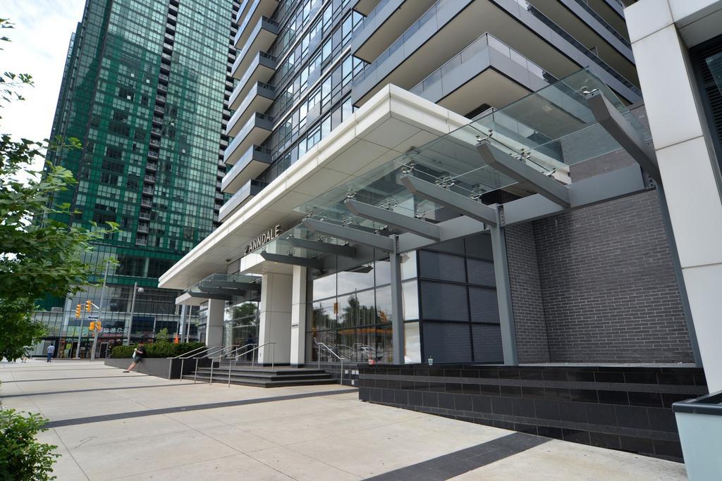 Royal Stays Furnished - Yonge/sheppard *