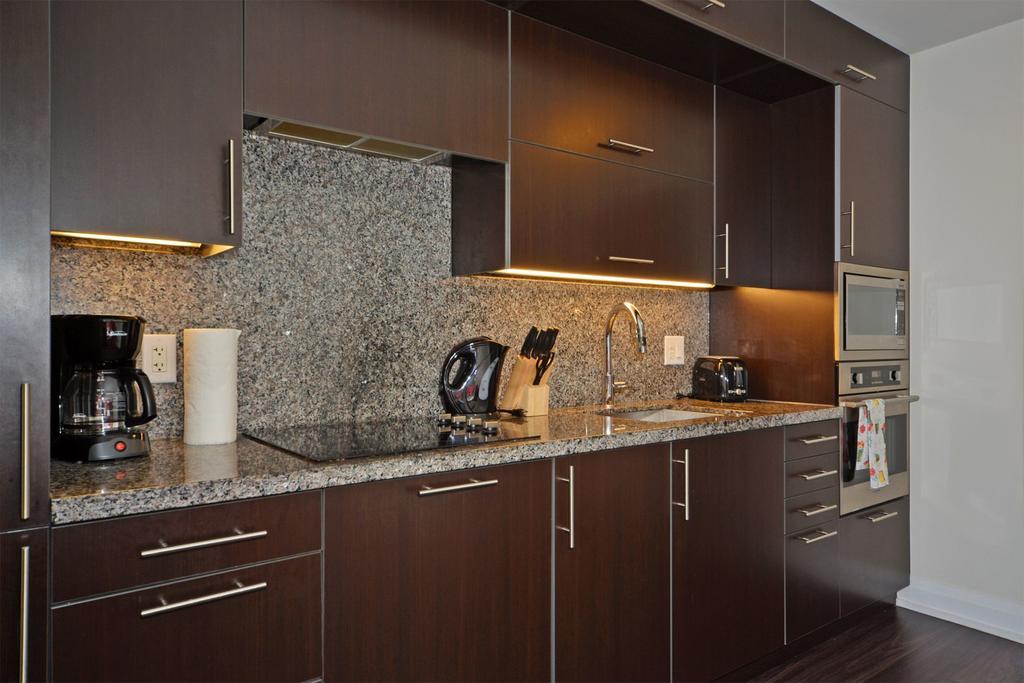 Royal Stays Furnished - Yonge/sheppard Apartment