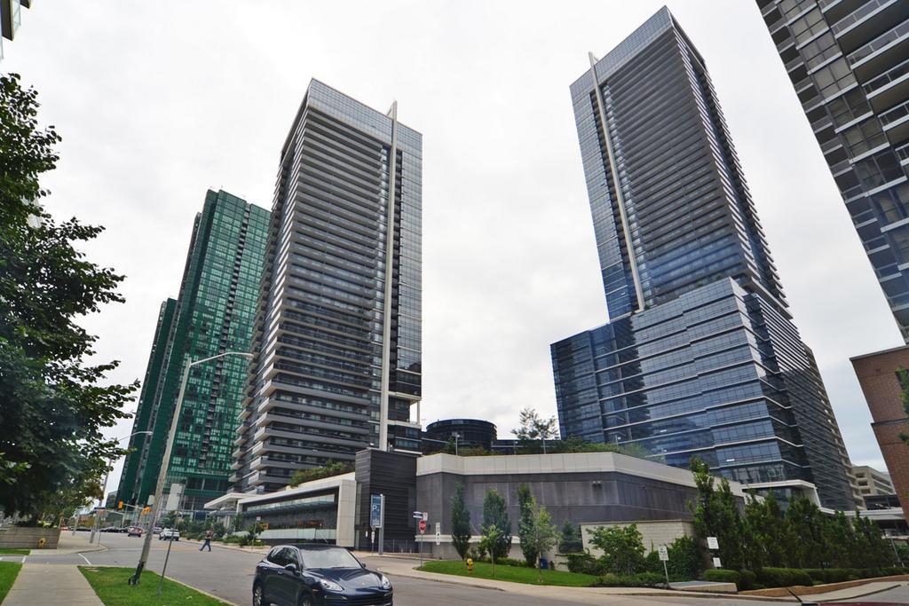 Royal Stays Furnished - Yonge/sheppard Apartment