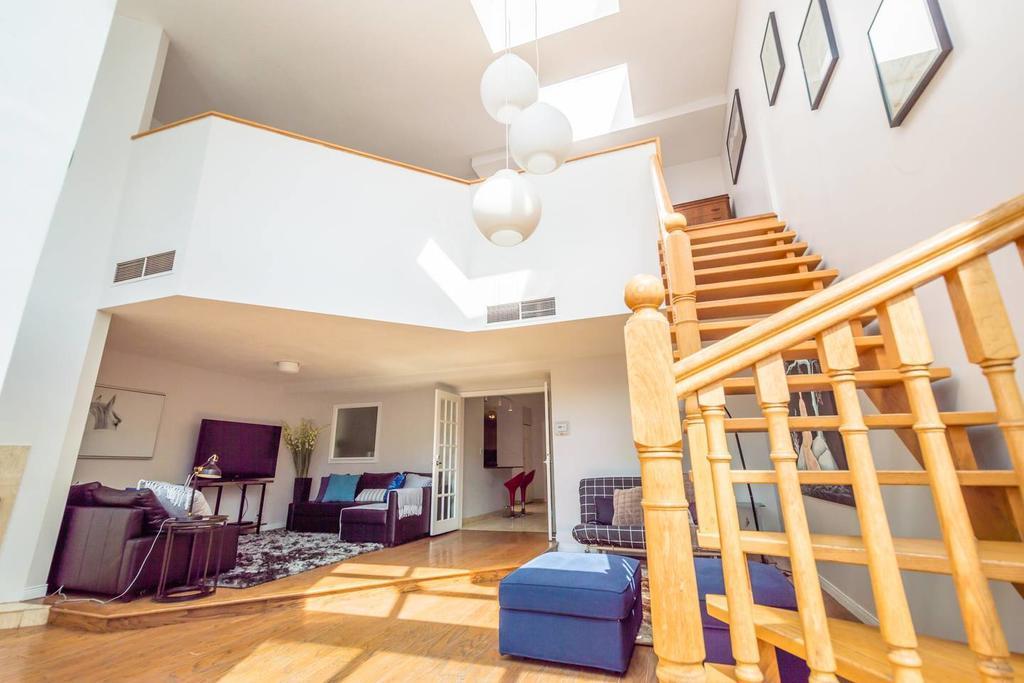 Luxurious Penthouse Duplex - Downtown Central *