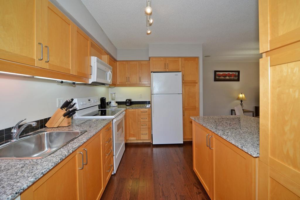 Royal Stays Furnished - Yonge/sheppard * Toronto