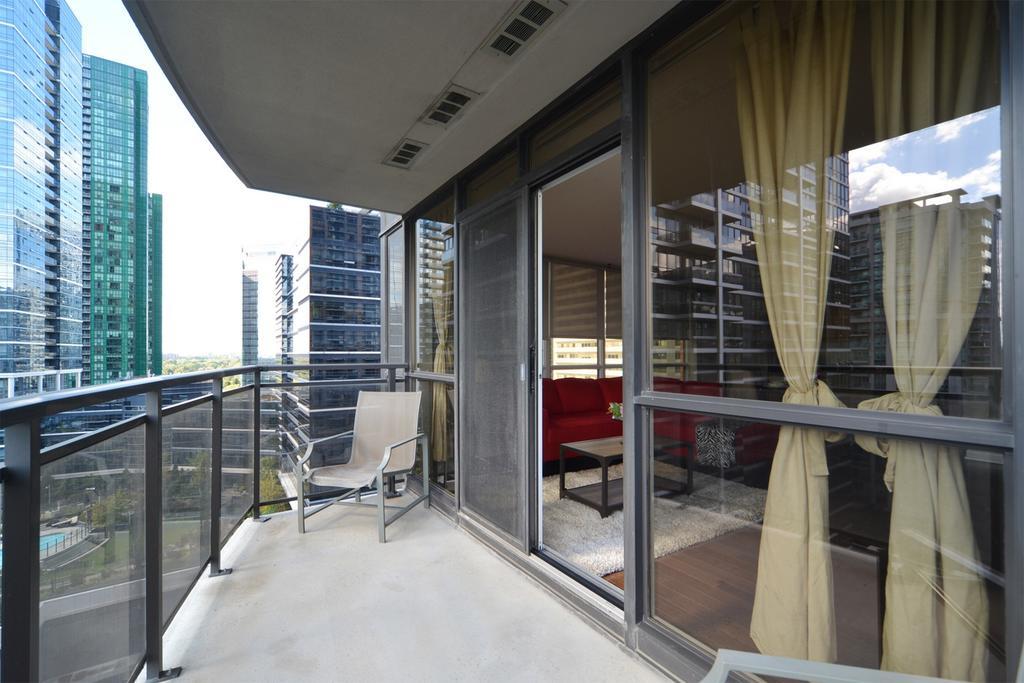 Royal Stays Furnished - Yonge/sheppard Apartment
