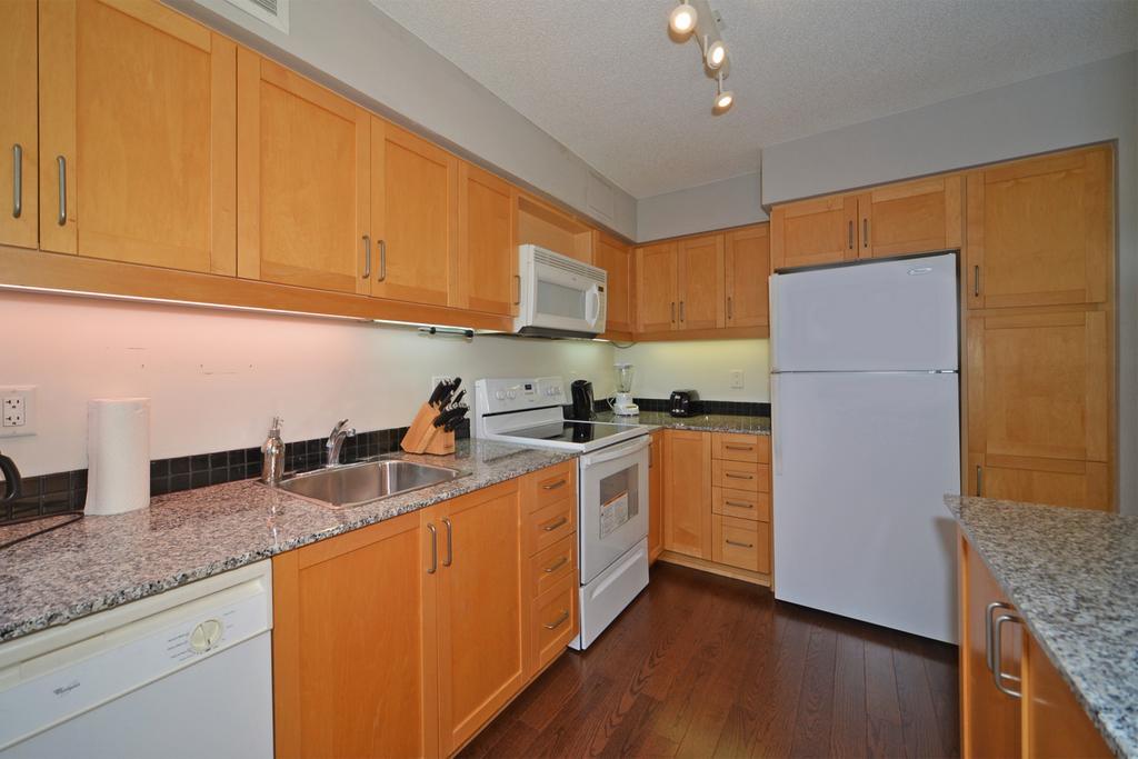 Apartment Royal Stays Furnished - Yonge/sheppard Toronto