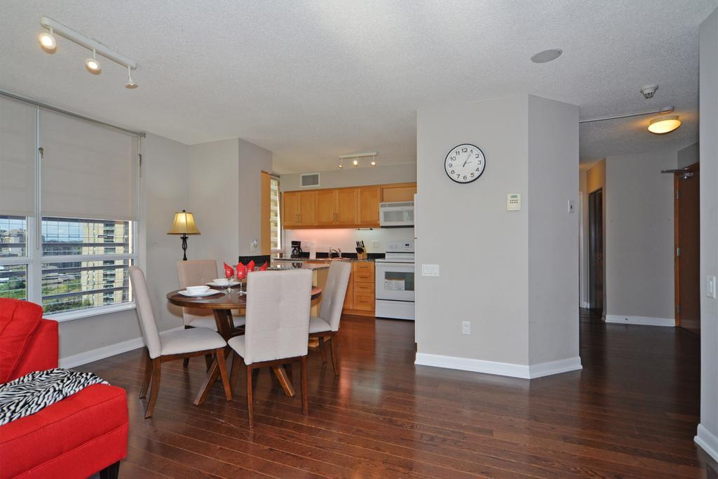 Royal Stays Furnished - Yonge/sheppard Toronto