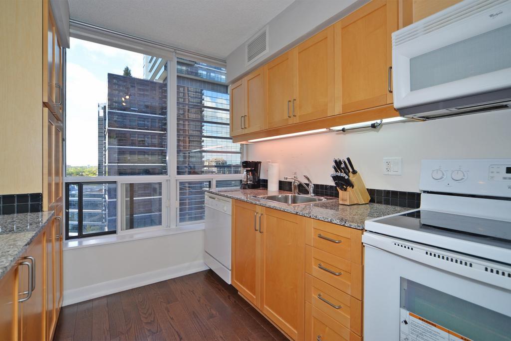 Royal Stays Furnished - Yonge/sheppard