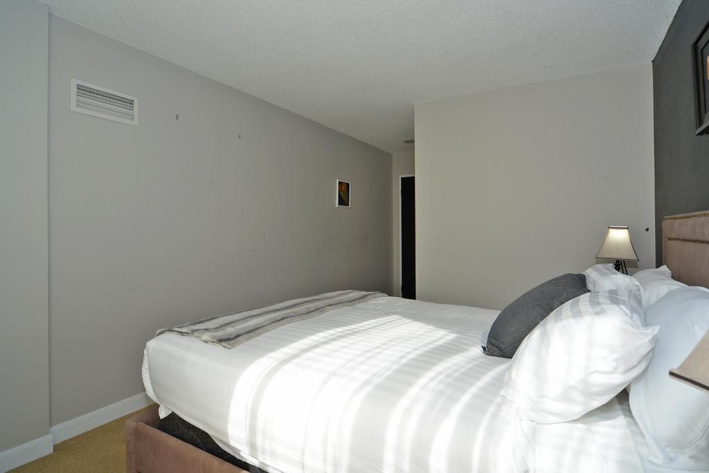 Royal Stays Furnished - Yonge/sheppard