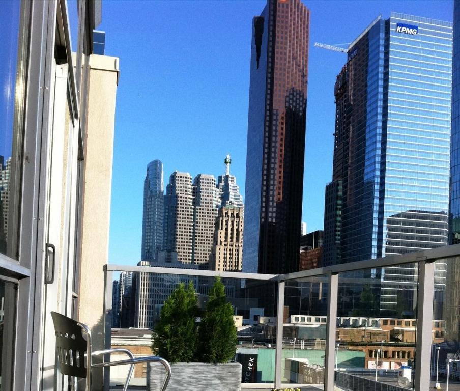 Yonge Furnished 3* Toronto
